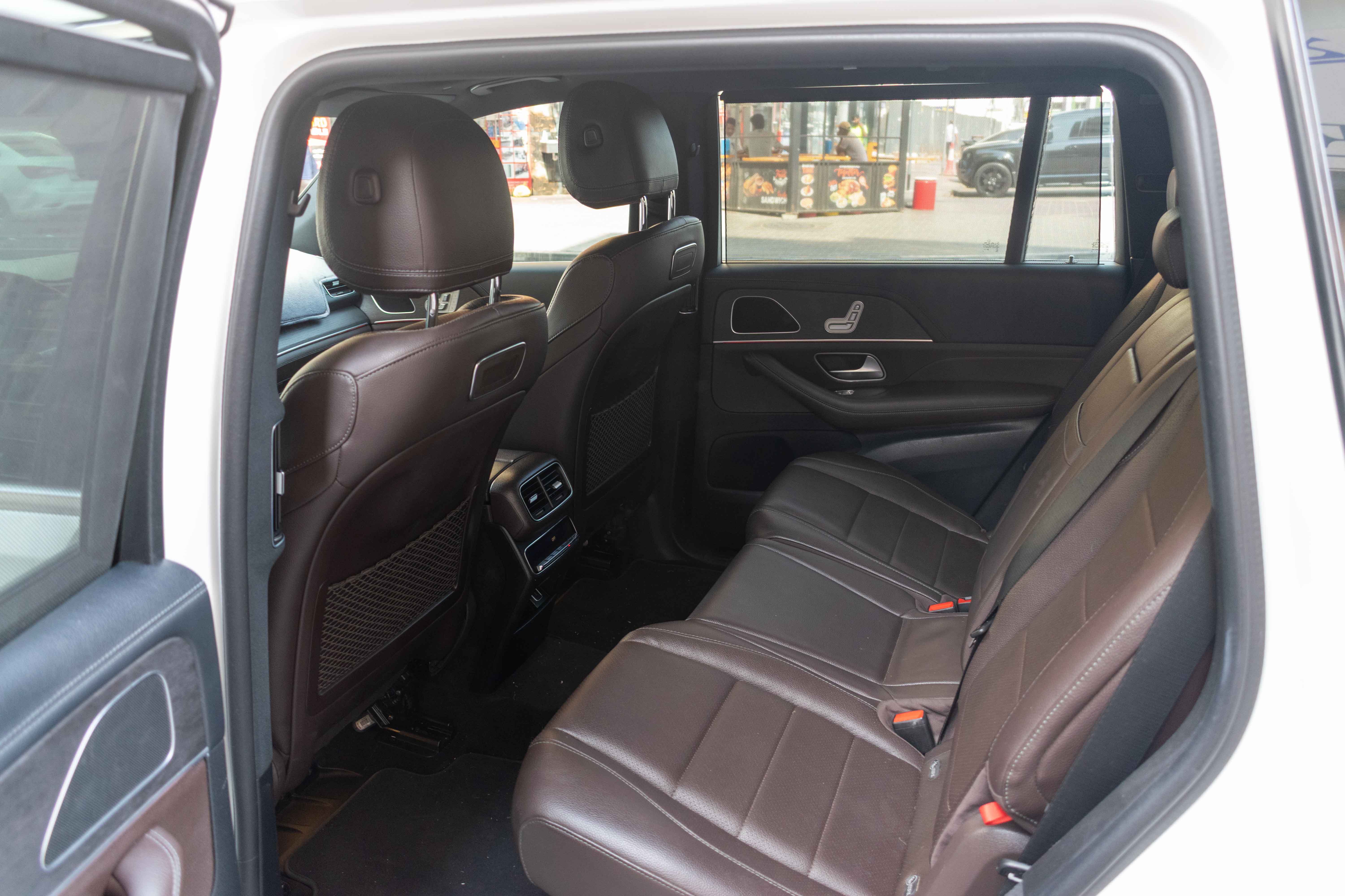 White Mercedes Benz GLS 450 4MATIC 2021